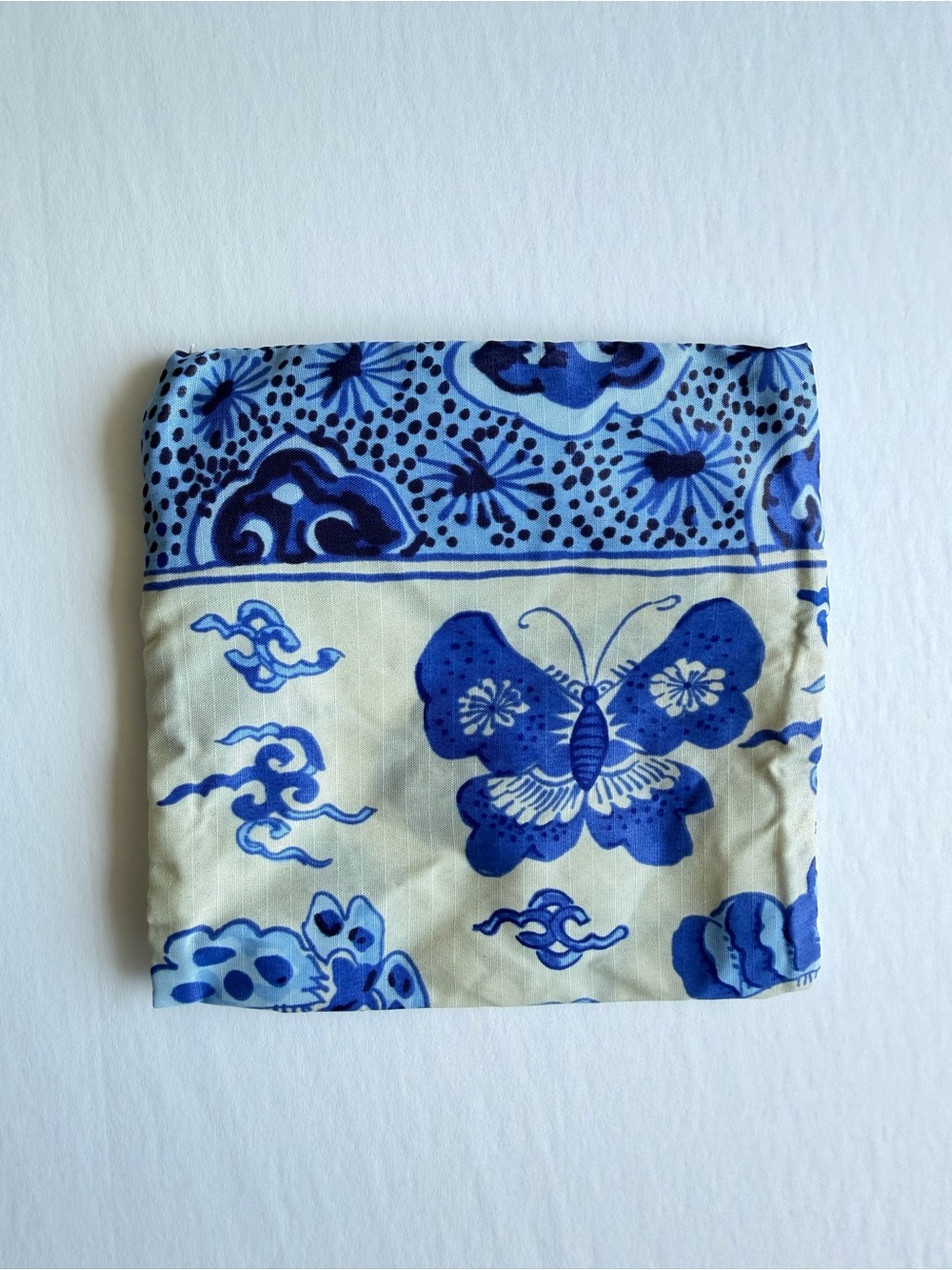NWOT BAGGU MET Blue & White Butterfly Standard Size LAST ONE - Picture 5 of 5